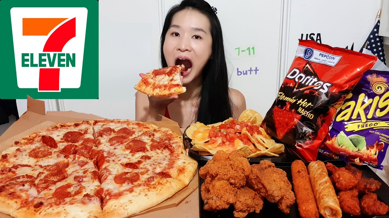 Huge 7-Eleven Feast In USA! Cheesy Pepperoni Pizza, Loaded Nachos ...