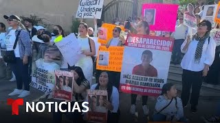 Cientos de personas protestan contra la inseguridad y la violencia en Sinaloa | Noticias Telemundo