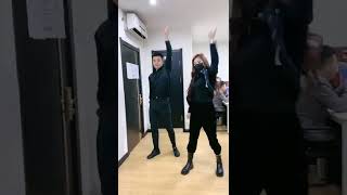 霹雳舞大叔 Piliwu Dancing with cute girl #Short_Video