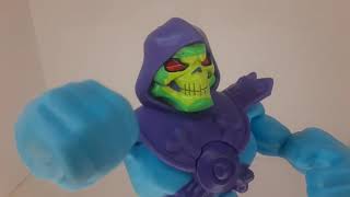 MASTERS OF THE UNIVERSE FLEXTREME SKELETOR BENDY FIGURE FROM MATTEL OPEN BOX REVIEW