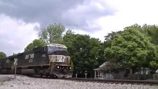 SD60I Leads NS 51R Grain Train at Elliston, VA