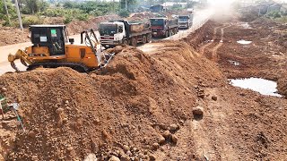 Amazing Opening New Project!! Bulldozer Pushing Soil With 25T Dump Trucks Waitin
