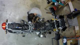 BMW R1200GS Splitting the bike time lapse