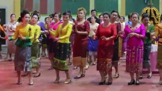 สวยงาม รำวงบาสโลบ(งานดอง)งานแต่งงาน เมืองท่าแขก สปป ลาว Laos dance