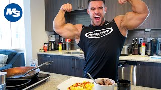 What Bodybuilders Eat For Breakfast | Santi Aragon's 8 Minute Meal