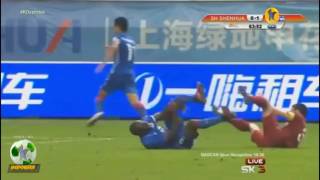 Terrible lesión - DEMBA BA se rompe la pierna en fútbol de China