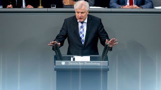 Seehofer über neuen Gesetzesentwurf: „Eine Zäsur in unserer Migrationspolitik“