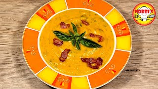 Cremesuppe mit Kürbis und viele Gemüse, mit Speck und Kräutern, fast schon eine Gemüsecremesuppe