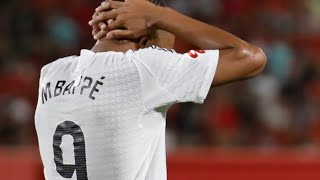 Mbappé falla otro penal!!