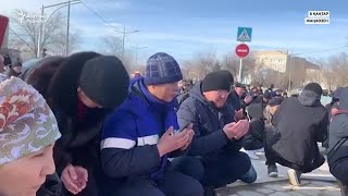 Жаңаөзенде митингіде тұрған жұрттың басым көпшілігі тарады, алаңда ондаған адам қалды