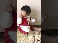 動く犬のぬいぐるみにビビりまくる赤ちゃん