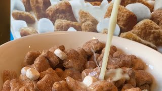 POURING MILK OVER SMORZ CHOCOLATE MARSHMALLOW BREAKFAST CEREAL #ASMR