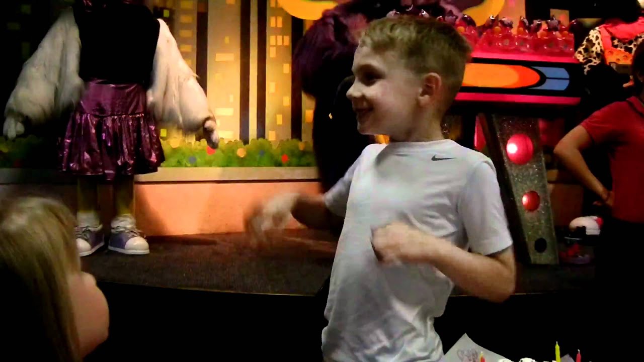 Chuckecheese Arrives Youtube