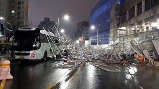 경기 시흥서 공사용 가림막 붕괴…인명피해는 없어 / 연합뉴스TV (YonhapnewsTV)