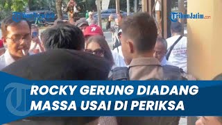 Seusai Diperiksa Bareskrim, Rocky Gerung Diadang Massa Saat Keluar dari Mabes Polri