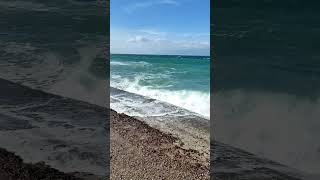 Wave in Akrata