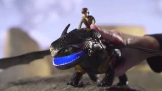 DreamWorks Dragons Giant Fire Breathing Toothless