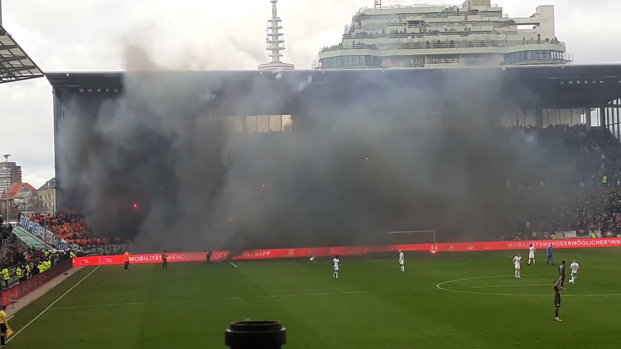 Hansa Rostock Suptras Pyro Vs Pauli 🔥🔥🔥 - YouTube