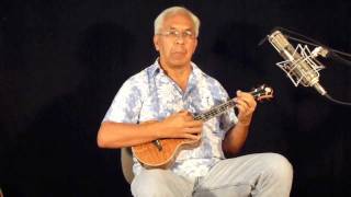 Kimo Hussey compares a tenor ukulele and a Baritone ukulele