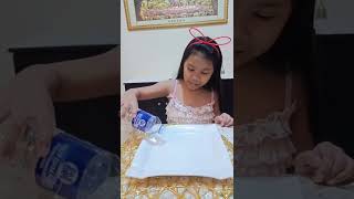 Repel glitter with dish soap | Chloe's Science Experiment #experiment #science #scienceexperiment