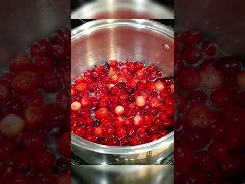 This easy Thanksgiving cranberry sauce recipe is ready for you to experiment with