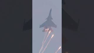 IAF Sukhoi Su-30MKI Fighter Jet Releasing Flares during Chennai Air Show 2024