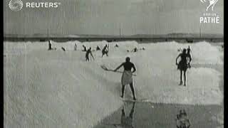 SOMALIA: Salt mining by lake (1932)