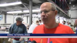 Dunkin' employees help out community