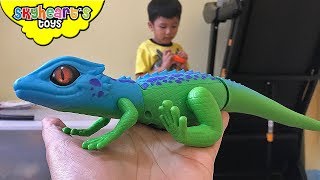 Scary LIZARD GECKO in our room! Toddler plays with robo alive pets snake lizard and toys zuru