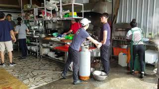 Very busy family seafood restaurant at Keziliao Fishing Harbor 蚵仔寮漁港 Taiwan