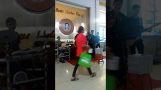 S.O.G aka PRO2GEE BUSKERS AT TESCO AMPANG