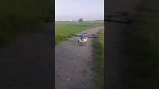 Drone sembur racun