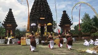 Tari Laksita Murti pada Pujawali Pura Sapto Argo Sido Langgeng, Ds Tulungrejo, Kec Gandusari Blitar