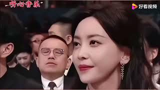 轻轻的告诉你 /不老女神杨钰莹，倾情演唱的一首动人的歌曲