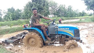 sonalika mini tractor in mud😱| #sonalika_gardentrac_di_20 #vlog #sonalika_mini_tractor #mini_tractor