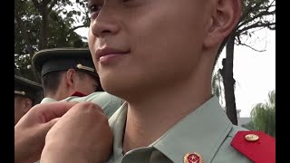 武警河南总队千余名新兵授衔