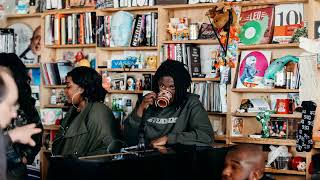 Daniel Caesar - Japanese Denim (Tiny Desk Concert)