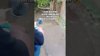 Salah satu alasan kenapa saat tes pembuatan sim ada tes jalan zigzag🤣  #jalanrusak #funny