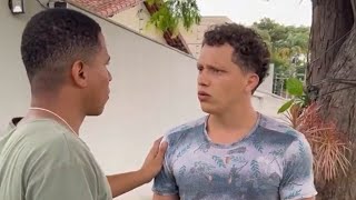 Vendedor humilha morador de rua, e o destino lhe ensina uma lição! (FILME COMPLETO)