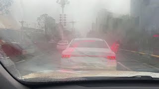 雨天开车玻璃起雾怎么办？修理工现场演示解决方法，简单又有效！#汽车用品 #汽车知识分享 #汽车好物#汽车知识分享#每日汽车更新