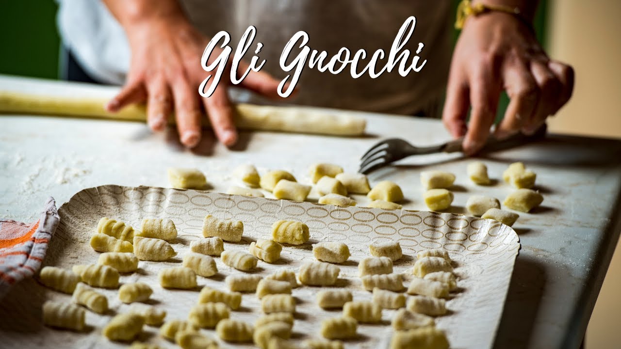 Gli Gnocchi - Ricetta Della Nonna #iGiovedìDellaCucina - YouTube