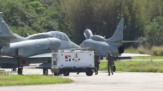 Portões abertos da Base Aeronaval de Sao Pedro da Aldeia, apresentação do caça A4 skyhawk