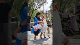 #舞台无处不在 #跟着节奏嗨起来  #dance #kungfu #duet #douyin #舞蹈 #selfdefense #舞蹈 #funny #martialarts #跳舞 #抖音