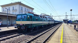 Retro Twin E479.1001/1002 (131 001-0/002-8) with historical train set in Choceň on 9.7.2023