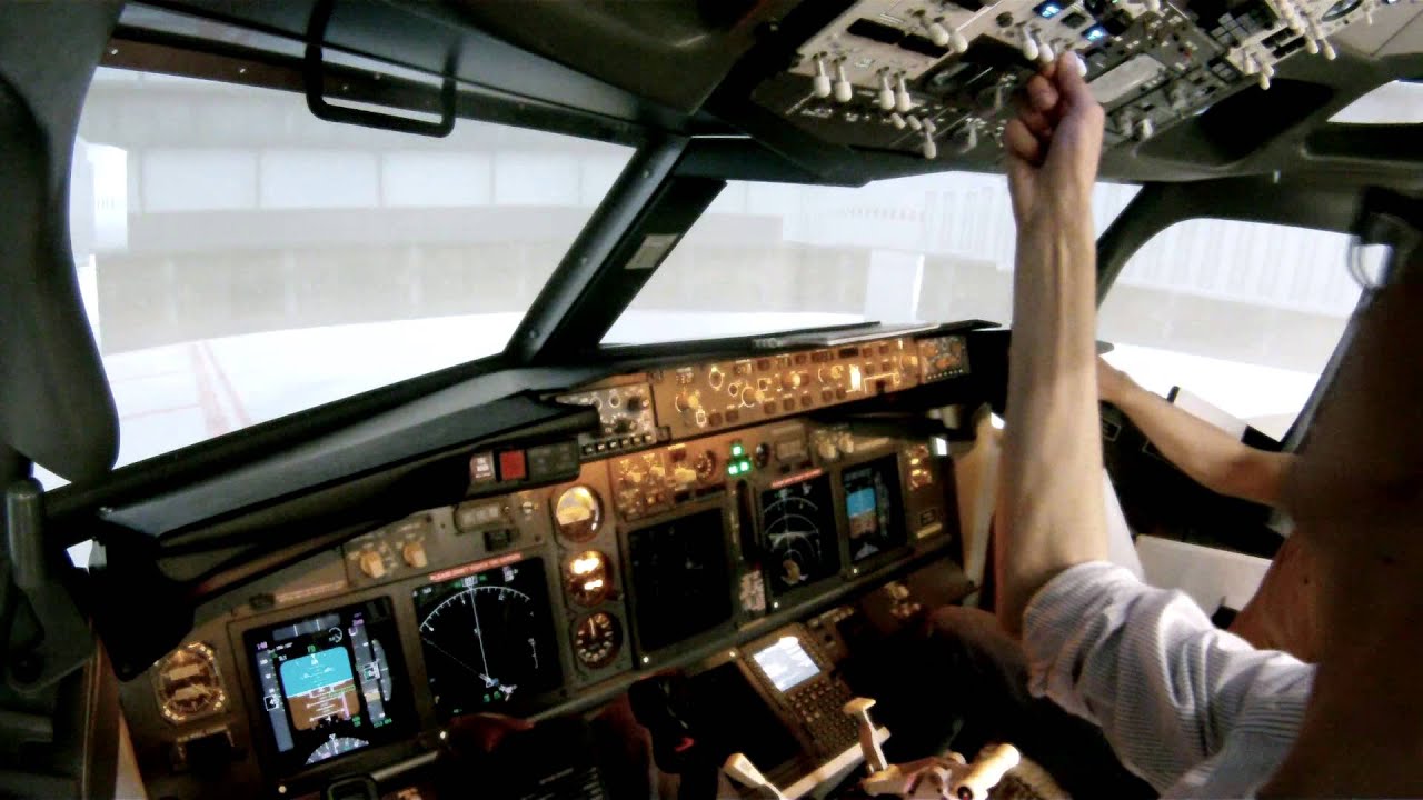 Boeing 737-800 NG Simulator - YouTube