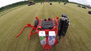 Kuhn RW1610 e-twin in action with Epic 5 balewrap