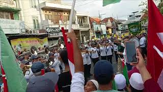 Drumband Al-Irsyad Surabaya, Pekalongan, Banyuwangi meriah banget.