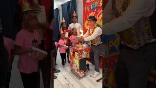 Clown does magic trick at birthday party #shorts