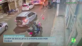 Flagrante: ciclista é atropelado por ônibus