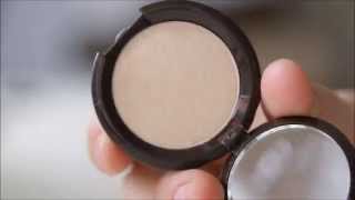 Simply Swatches BECCA Shimmering skin perfector powder in OPAL